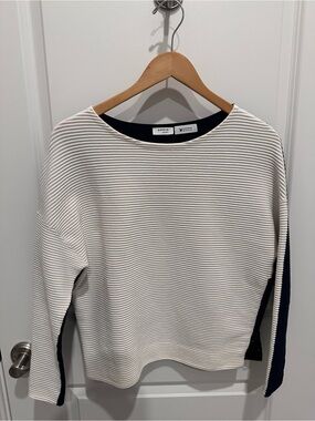 Akris Punto White Ribbed Sweater with Navy Accents